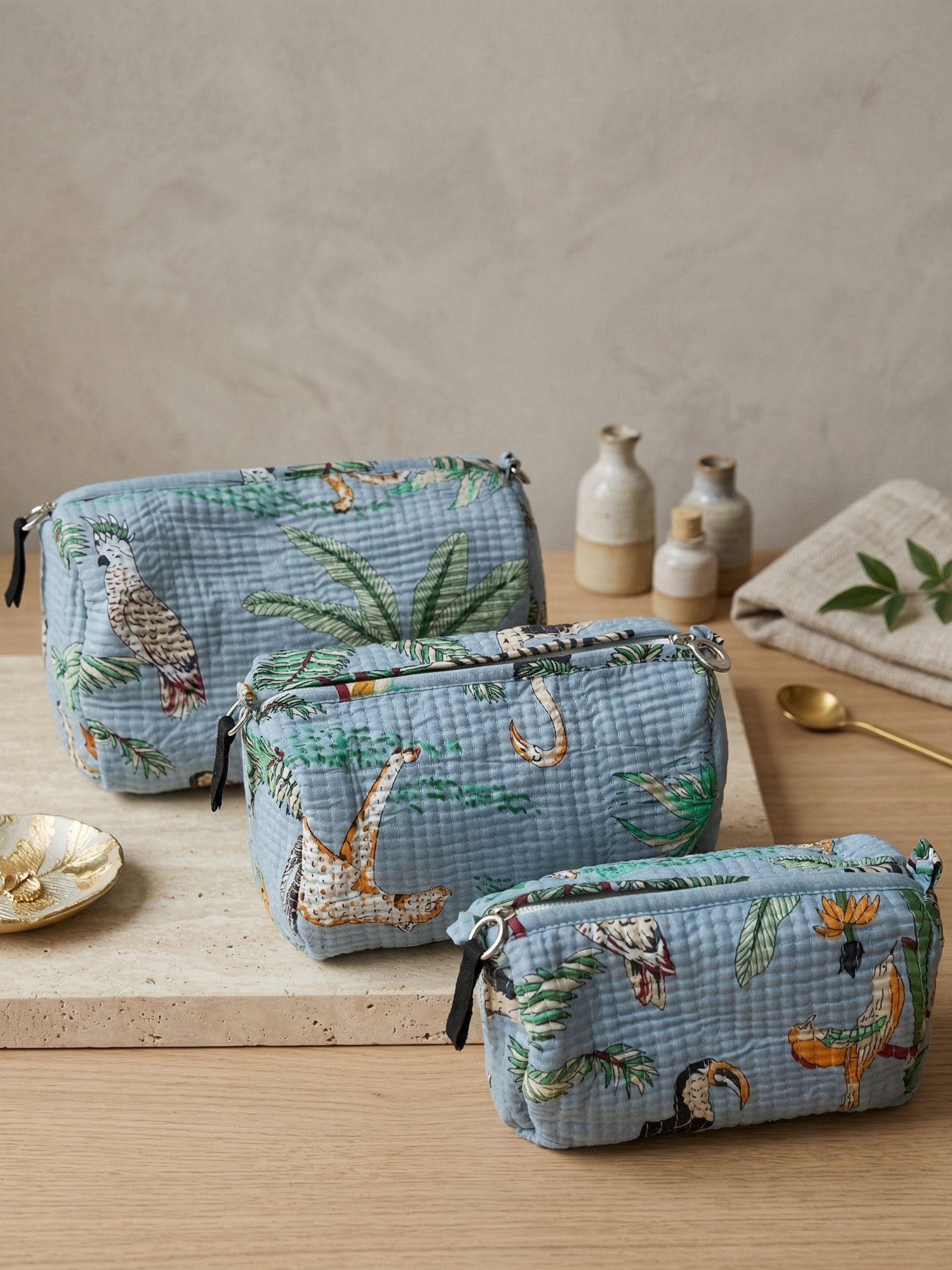 Trousse de toilette en coton matelassé "Jungle Bleue"