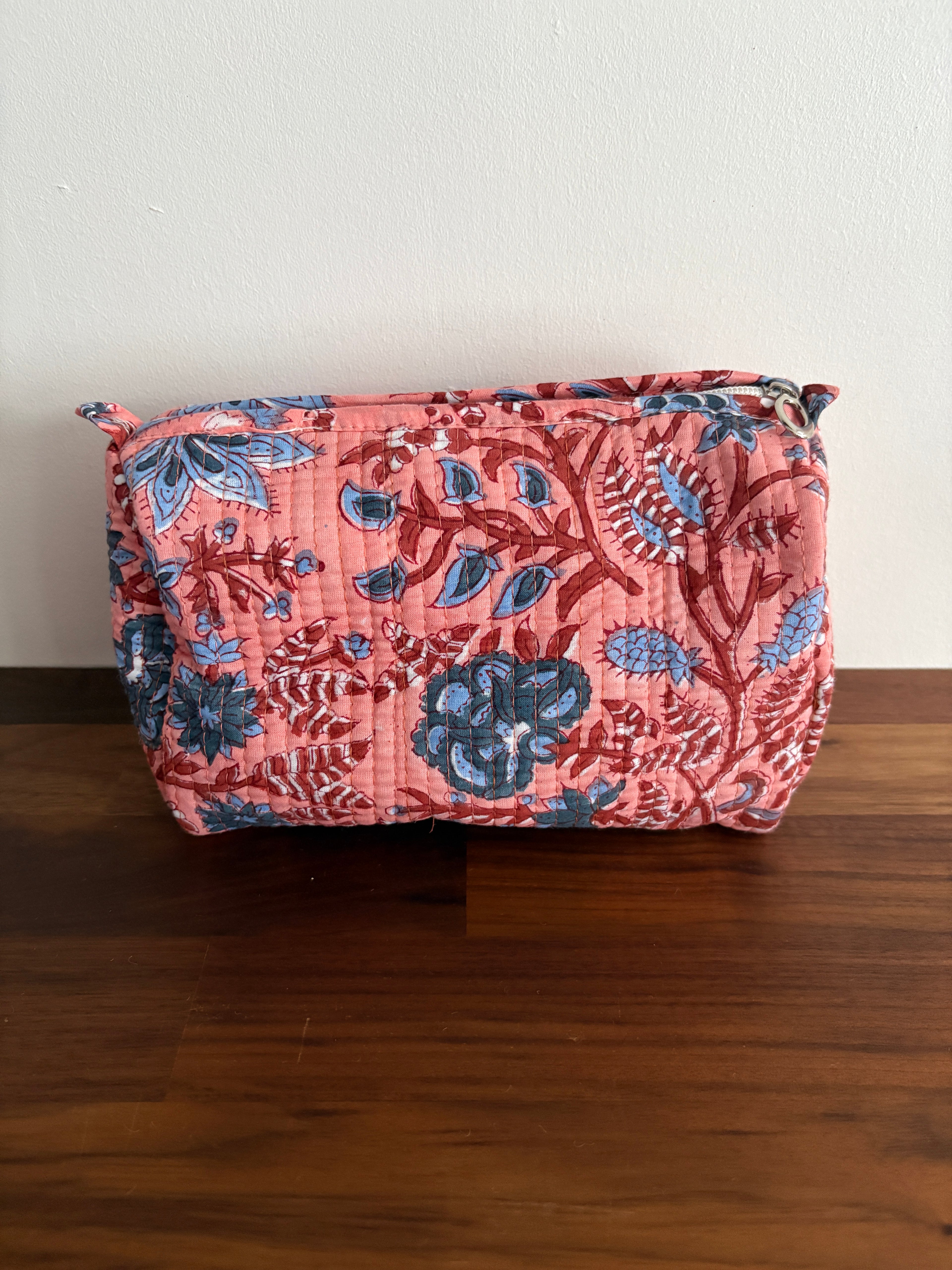 Trousse de toilette en coton matelassé imprimé fleurs blockprint indien collection artisanale