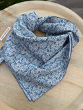 Mon Zinzolin bandana en liberty of tana lawn bleu modèle Eloise