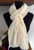 Echarpe blanche en laine 