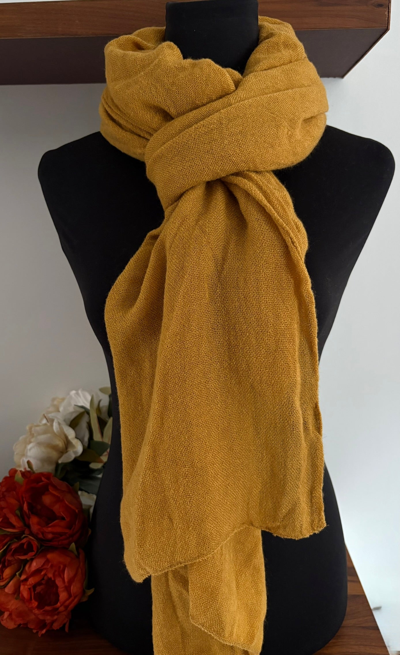 Echarpe ocre en laine 
