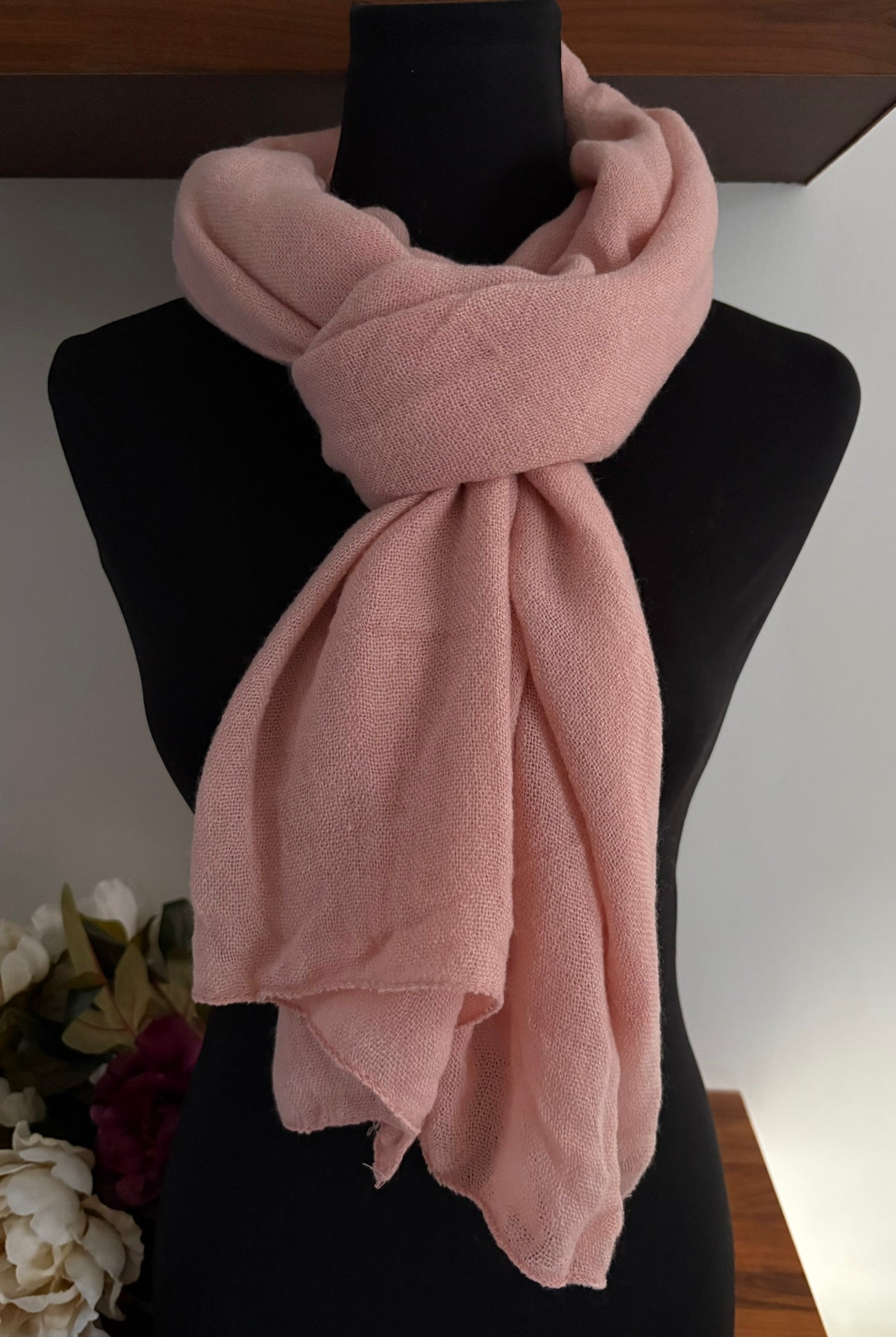 Echarpe rose clair en laine 