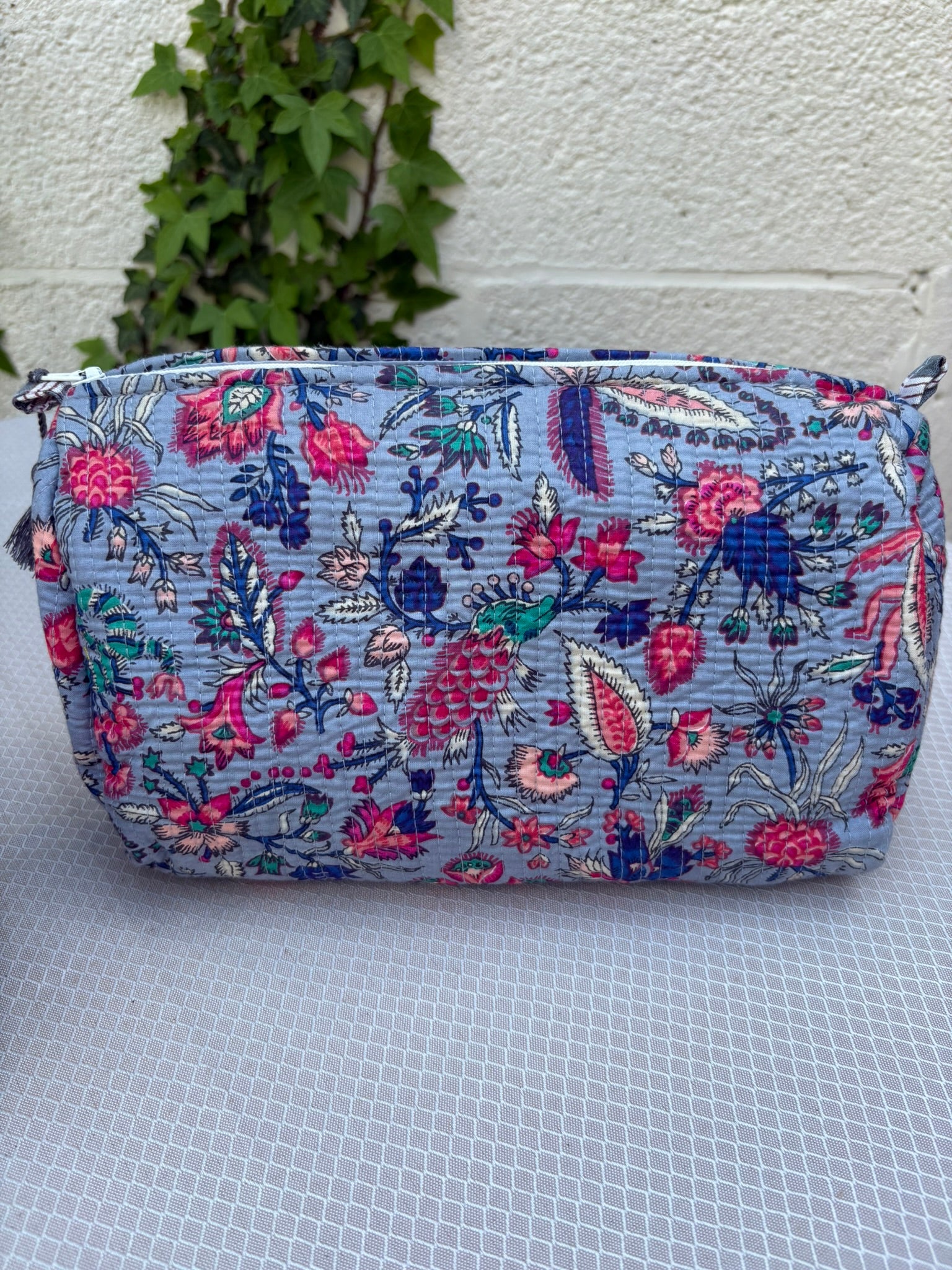 Trousse de toilette matelassée  "Floraison Boréale"