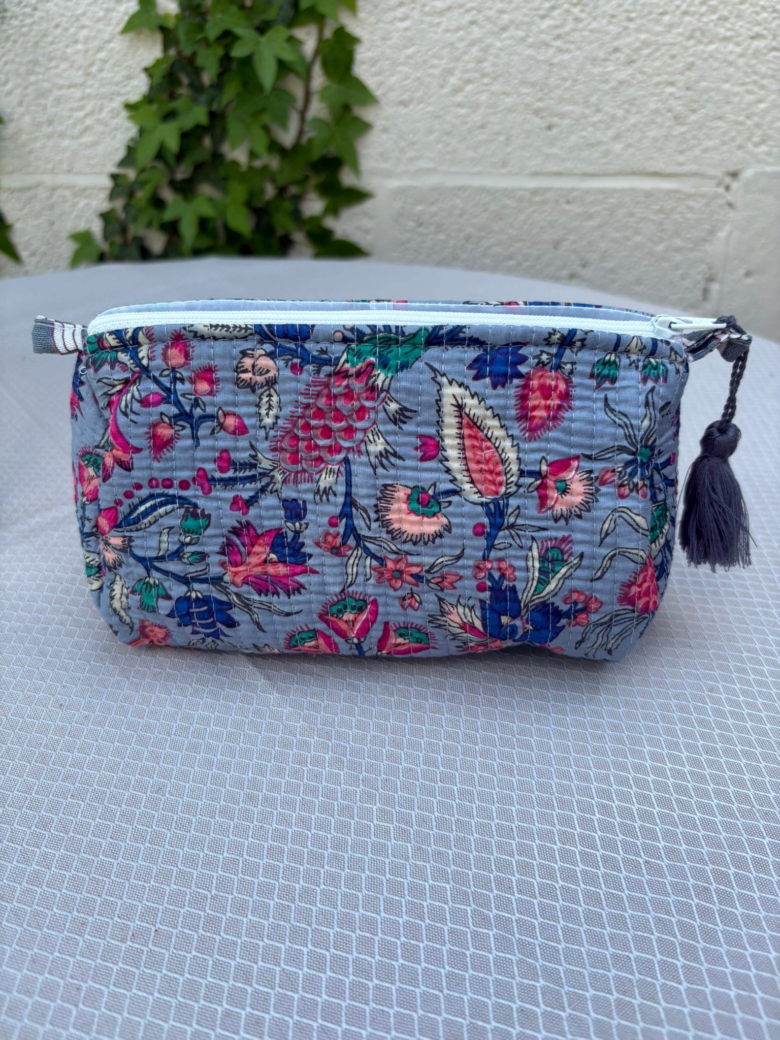 Trousse de toilette matelassée  "Floraison Boréale"